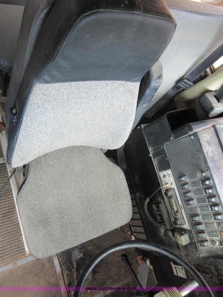 image for item D2450 1996 International 3800 school bus