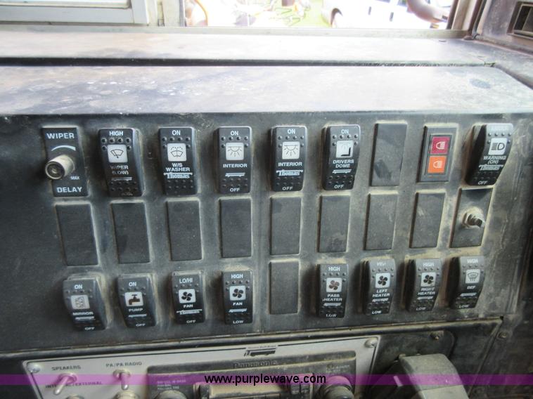 image for item D2450 1996 International 3800 school bus