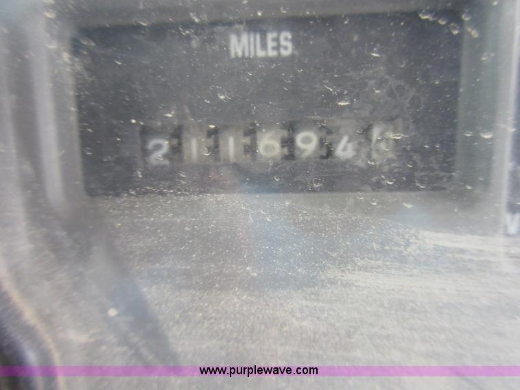 image for item D2450 1996 International 3800 school bus