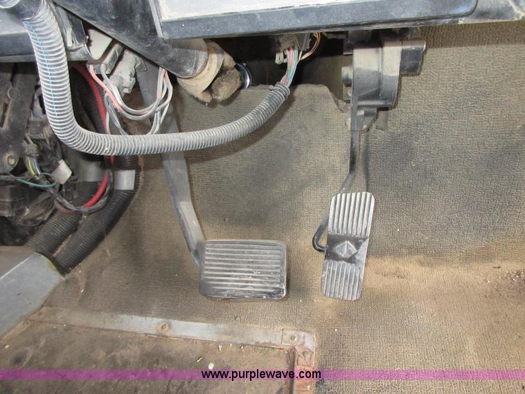 image for item D2450 1996 International 3800 school bus