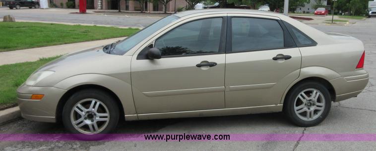 image for item D2460 2000 Ford Focus SE