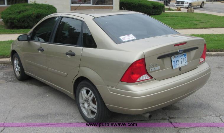 image for item D2460 2000 Ford Focus SE