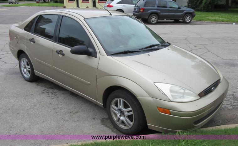 image for item D2460 2000 Ford Focus SE