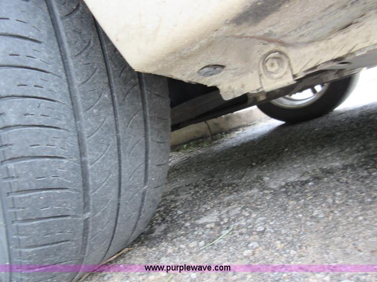 image for item D2460 2000 Ford Focus SE