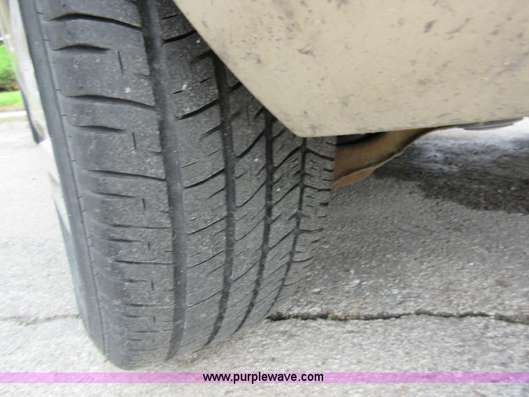 image for item D2460 2000 Ford Focus SE