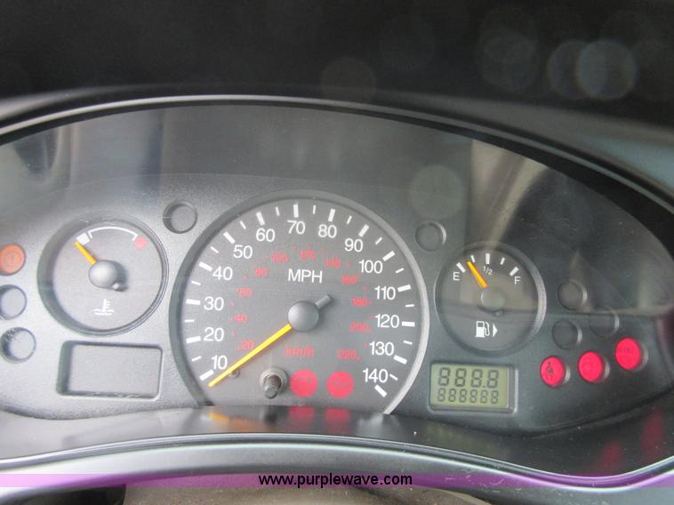 image for item D2460 2000 Ford Focus SE