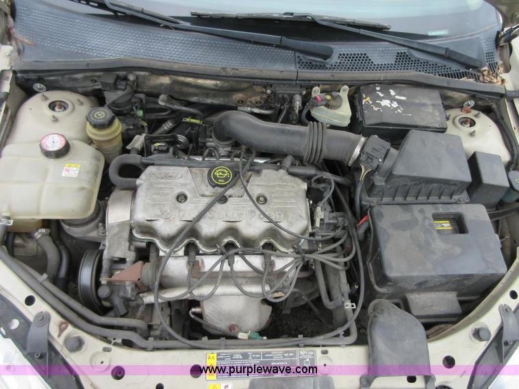 image for item D2460 2000 Ford Focus SE