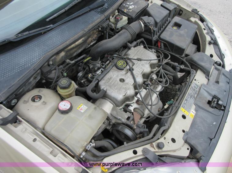 image for item D2460 2000 Ford Focus SE