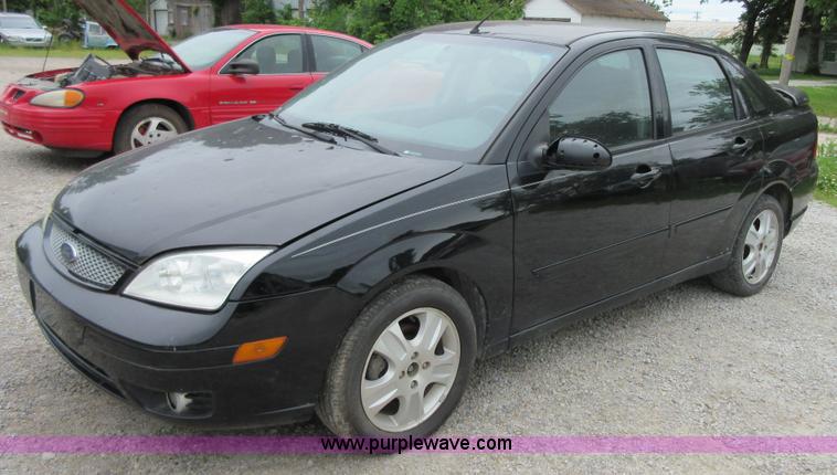 image for item D2463 2005 Ford Focus ZX4