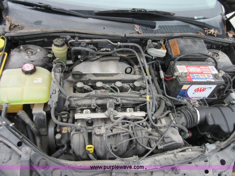 image for item D2463 2005 Ford Focus ZX4