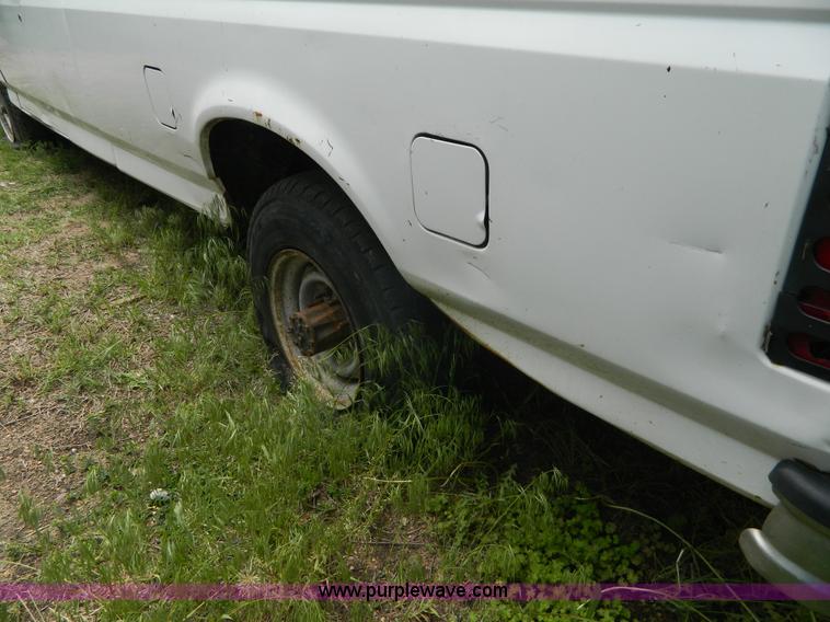 image for item D6127 1995 Ford F250 Super Duty XL SuperCab pickup truck