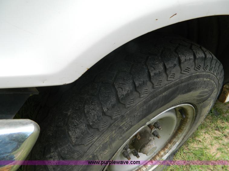 image for item D6127 1995 Ford F250 Super Duty XL SuperCab pickup truck