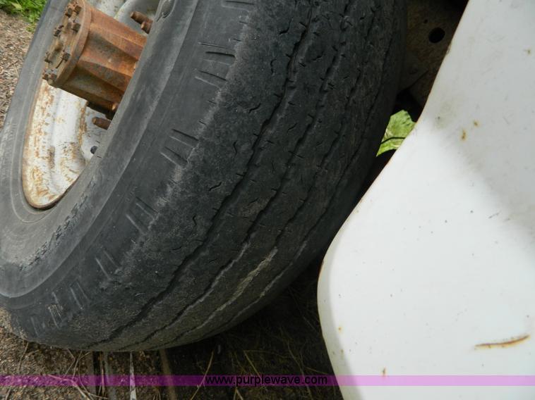 image for item D6127 1995 Ford F250 Super Duty XL SuperCab pickup truck