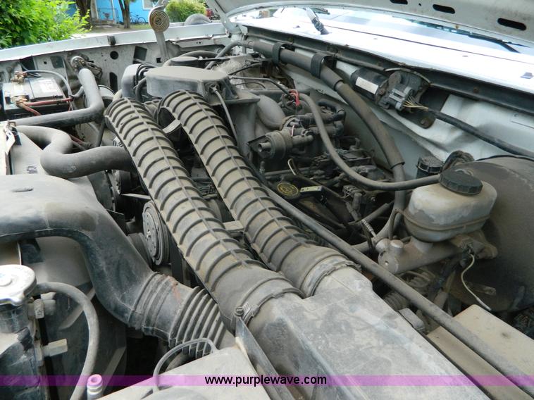 image for item D6127 1995 Ford F250 Super Duty XL SuperCab pickup truck