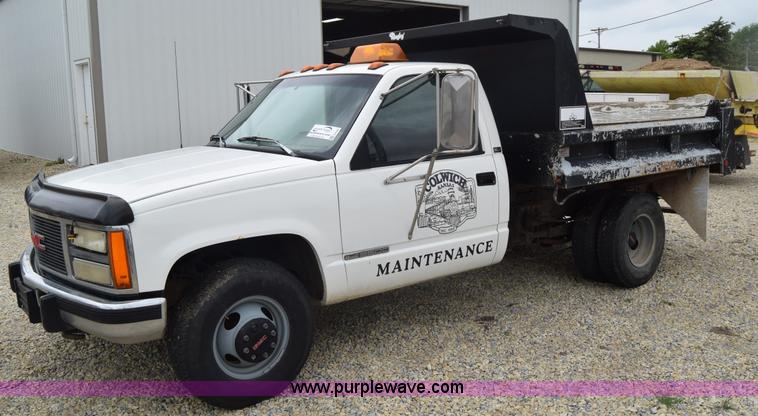 image for item E6393 1993 GMC Sierra 3500 dump bed pickup truck