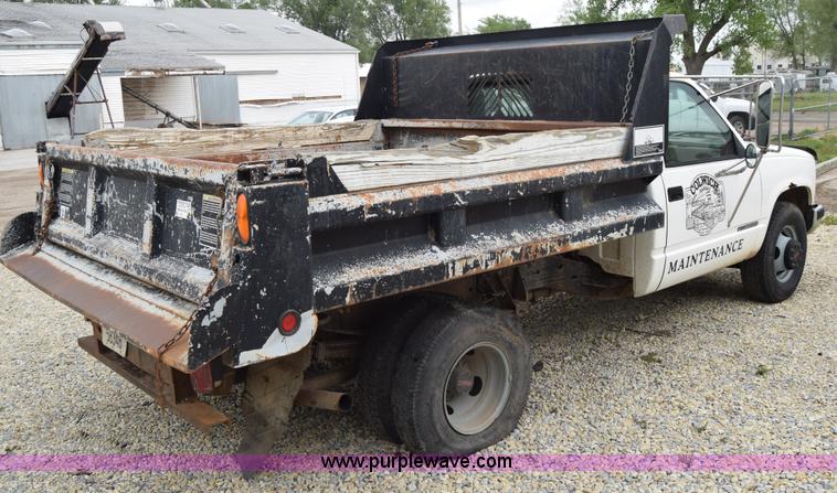 image for item E6393 1993 GMC Sierra 3500 dump bed pickup truck