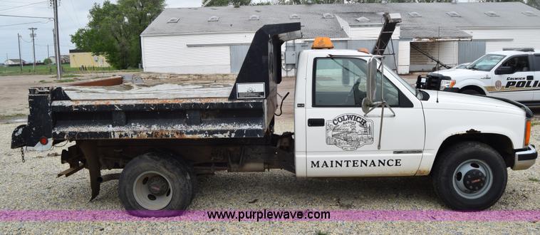 image for item E6393 1993 GMC Sierra 3500 dump bed pickup truck