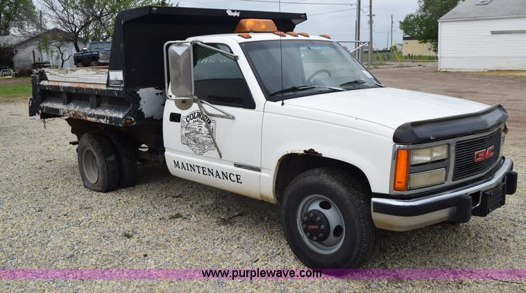 image for item E6393 1993 GMC Sierra 3500 dump bed pickup truck