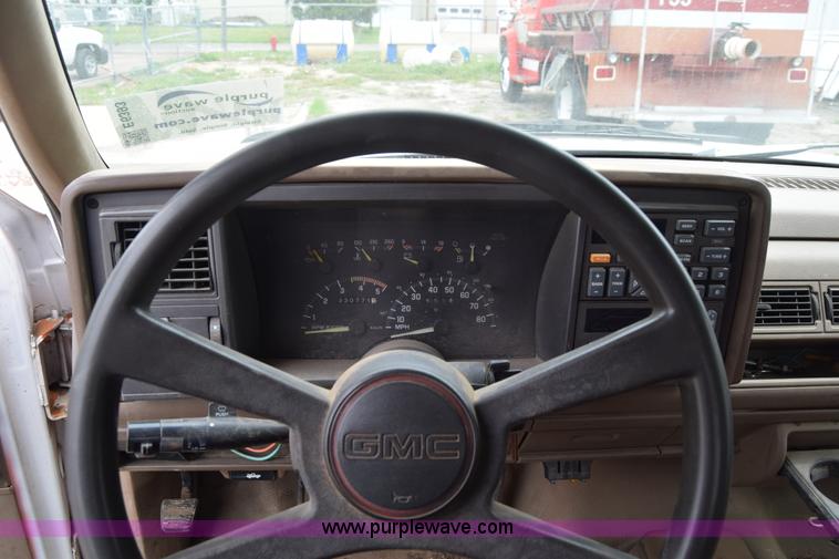 image for item E6393 1993 GMC Sierra 3500 dump bed pickup truck