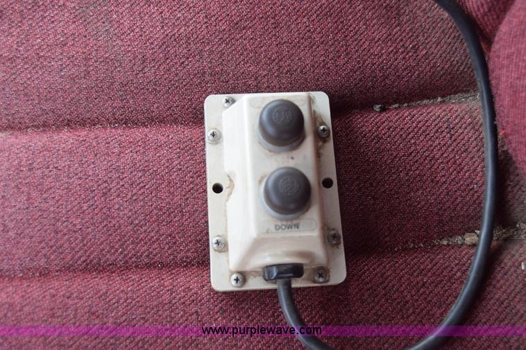 image for item E6393 1993 GMC Sierra 3500 dump bed pickup truck