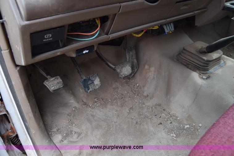 image for item E6393 1993 GMC Sierra 3500 dump bed pickup truck