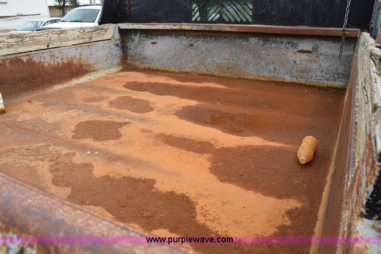 image for item E6393 1993 GMC Sierra 3500 dump bed pickup truck