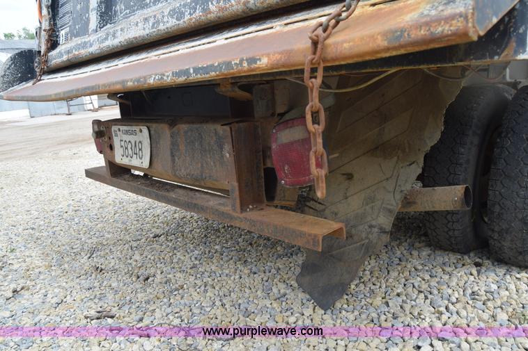 image for item E6393 1993 GMC Sierra 3500 dump bed pickup truck