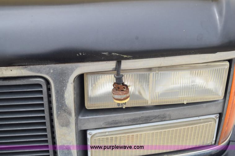 image for item E6393 1993 GMC Sierra 3500 dump bed pickup truck