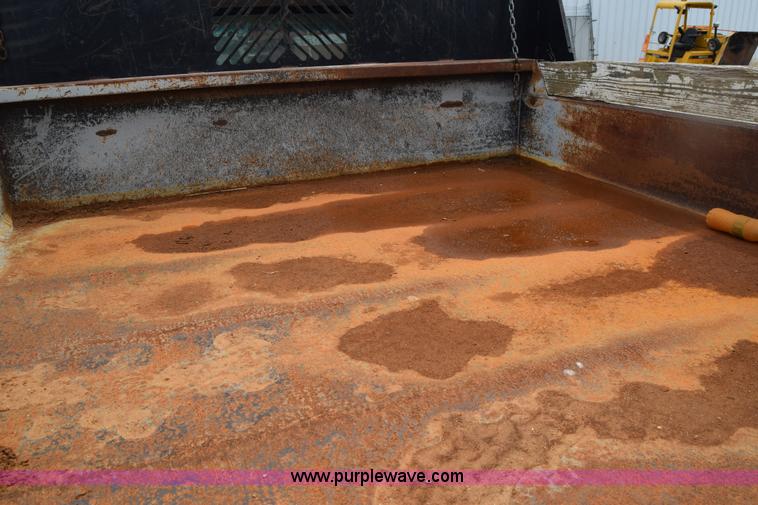 image for item E6393 1993 GMC Sierra 3500 dump bed pickup truck