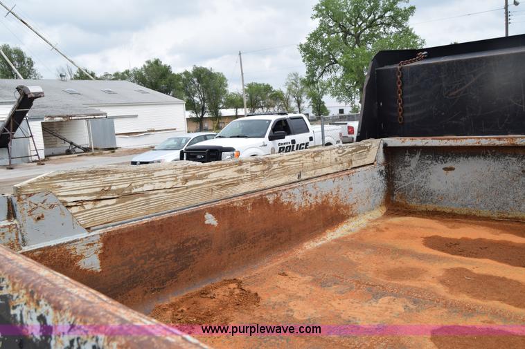 image for item E6393 1993 GMC Sierra 3500 dump bed pickup truck