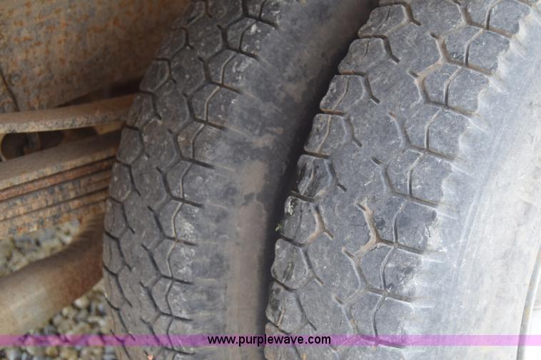 image for item E6393 1993 GMC Sierra 3500 dump bed pickup truck