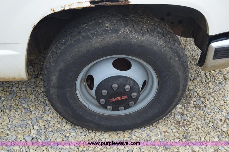 image for item E6393 1993 GMC Sierra 3500 dump bed pickup truck