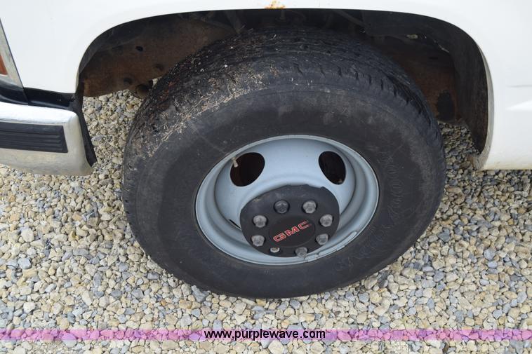 image for item E6393 1993 GMC Sierra 3500 dump bed pickup truck