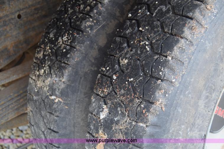 image for item E6393 1993 GMC Sierra 3500 dump bed pickup truck