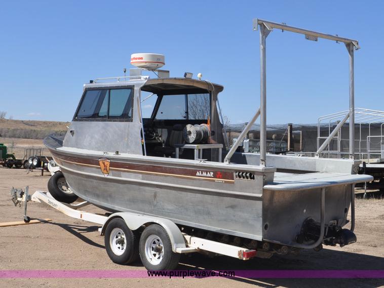 image for item F2462 1993 Almar Sounder 22 jet boat