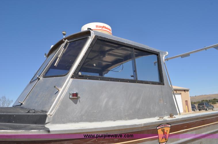 image for item F2462 1993 Almar Sounder 22 jet boat