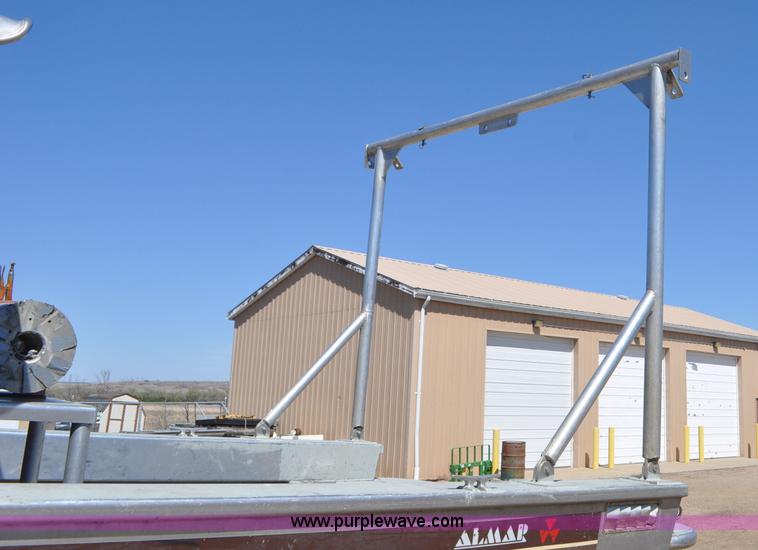 image for item F2462 1993 Almar Sounder 22 jet boat