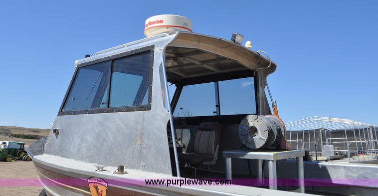 image for item F2462 1993 Almar Sounder 22 jet boat