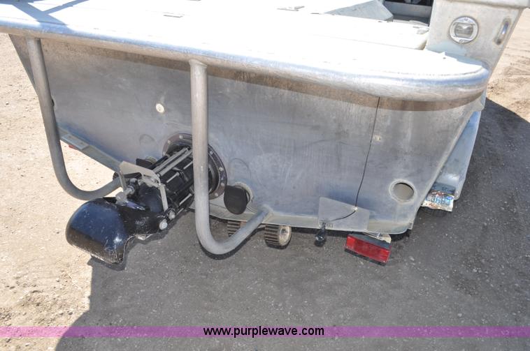 image for item F2462 1993 Almar Sounder 22 jet boat