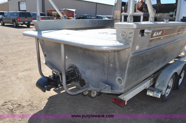 image for item F2462 1993 Almar Sounder 22 jet boat