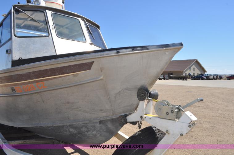 image for item F2462 1993 Almar Sounder 22 jet boat