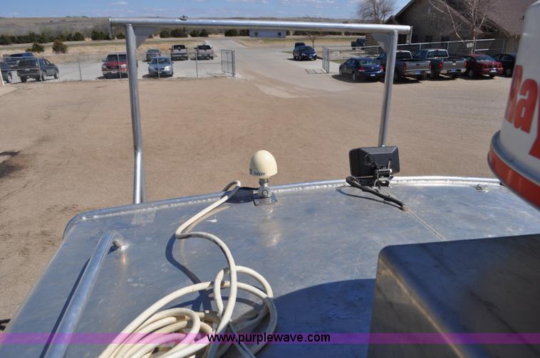 image for item F2462 1993 Almar Sounder 22 jet boat