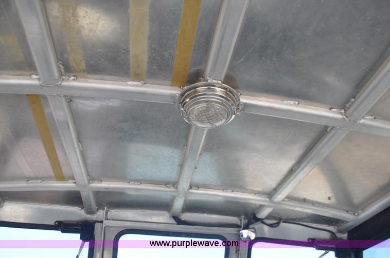 image for item F2462 1993 Almar Sounder 22 jet boat