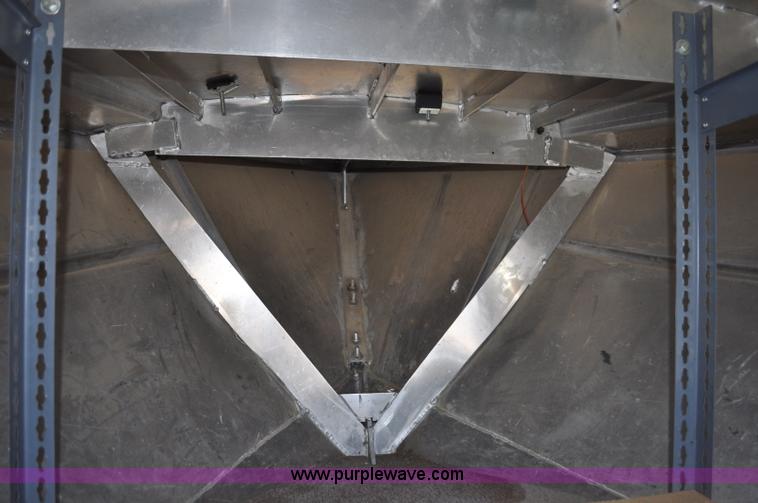 image for item F2462 1993 Almar Sounder 22 jet boat