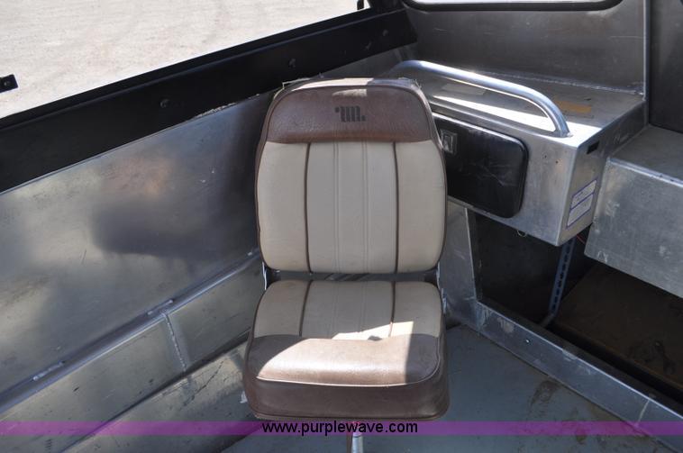 image for item F2462 1993 Almar Sounder 22 jet boat