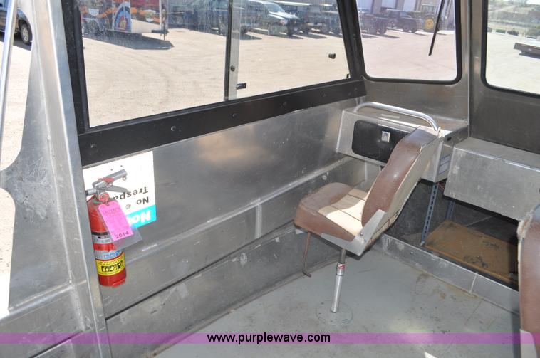 image for item F2462 1993 Almar Sounder 22 jet boat