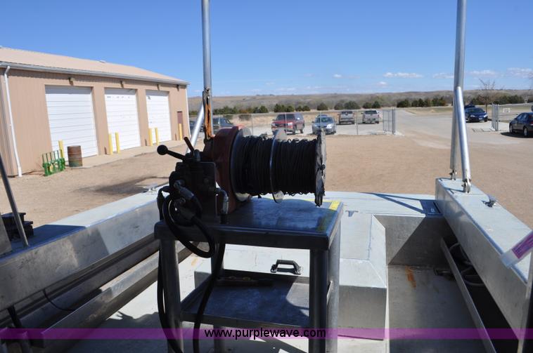 image for item F2462 1993 Almar Sounder 22 jet boat