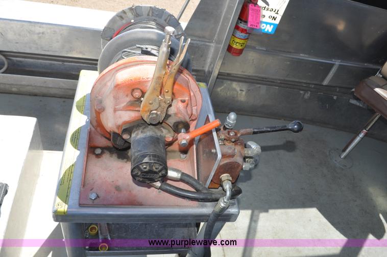 image for item F2462 1993 Almar Sounder 22 jet boat