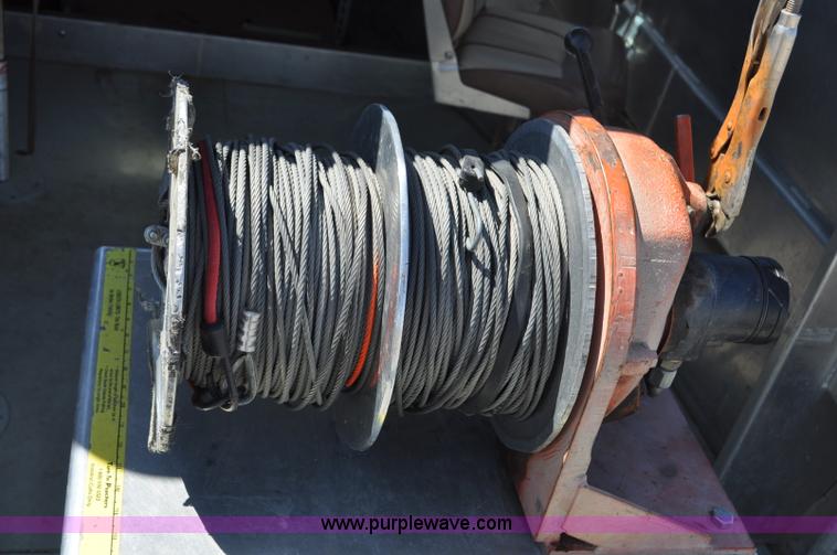 image for item F2462 1993 Almar Sounder 22 jet boat