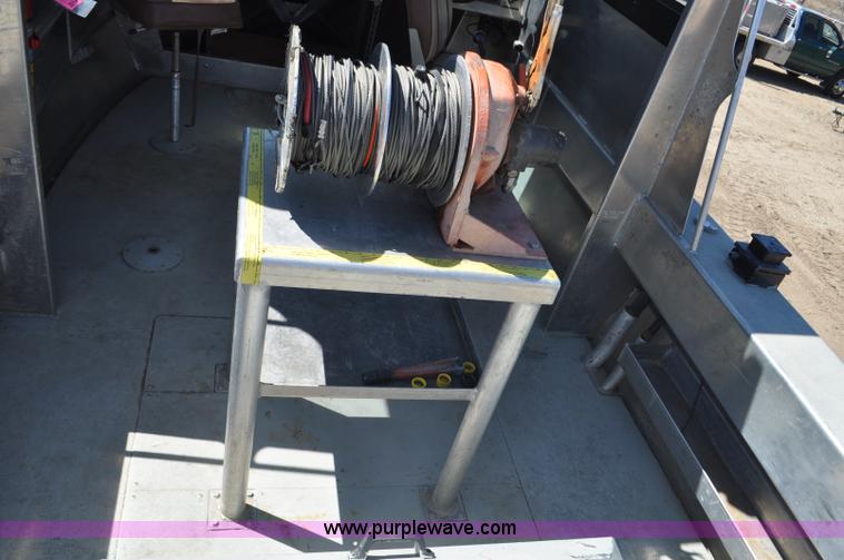 image for item F2462 1993 Almar Sounder 22 jet boat